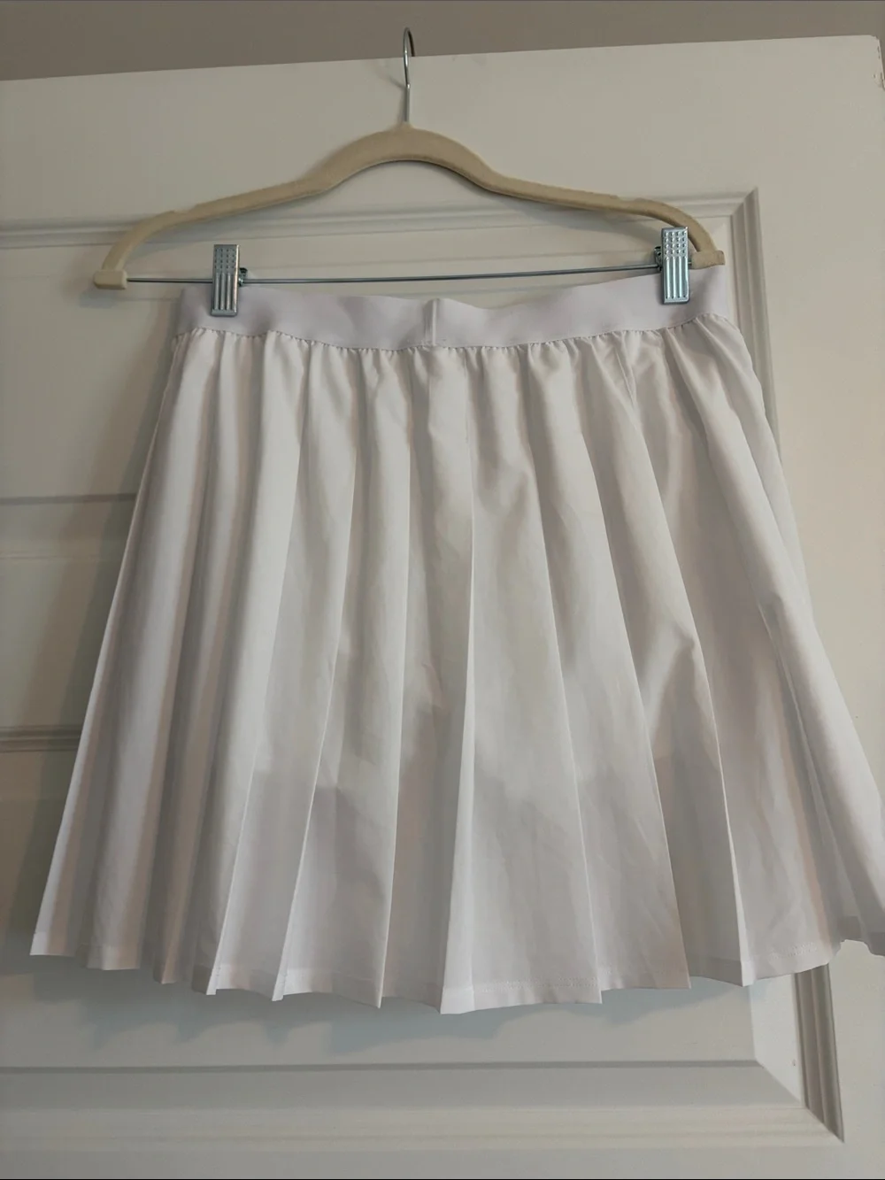 ALO Yoga White tennis skirt